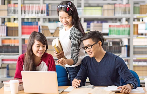 Sinh viên HDT thực tập ngành Logistics thành công